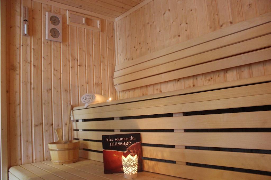 La Bicyclette Fleurie Bed & Breakfast Villemoirieu Dış mekan fotoğraf