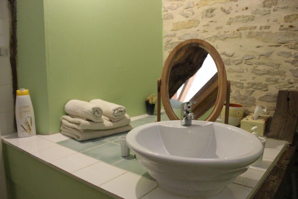 La Bicyclette Fleurie Bed & Breakfast Villemoirieu Oda fotoğraf