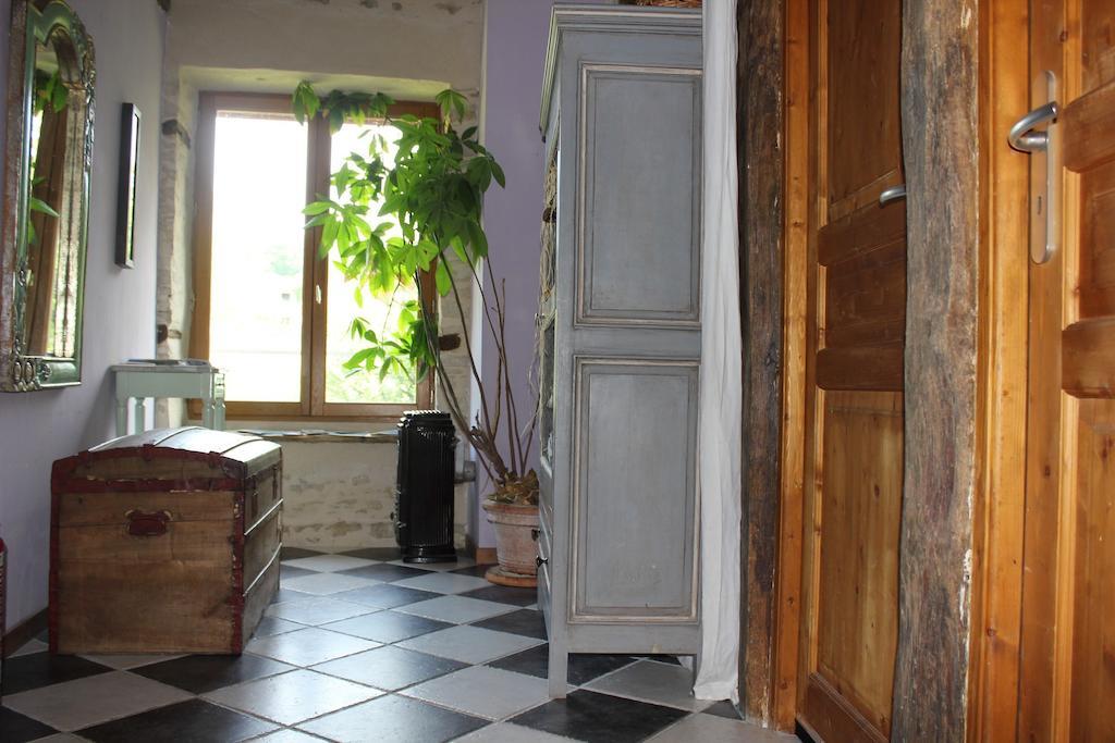 La Bicyclette Fleurie Bed & Breakfast Villemoirieu Dış mekan fotoğraf