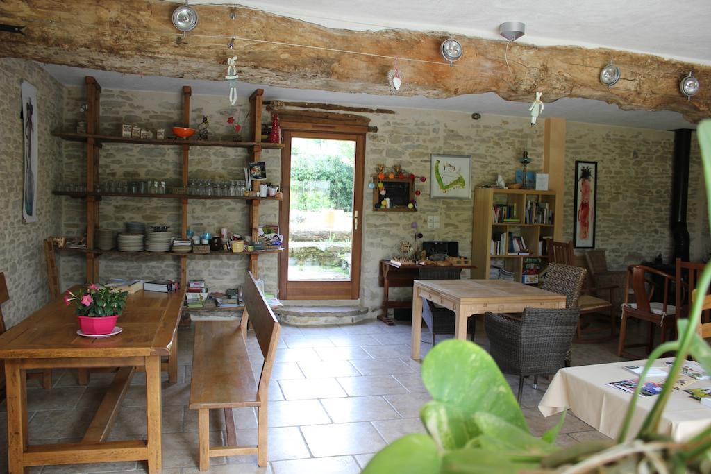 La Bicyclette Fleurie Bed & Breakfast Villemoirieu Dış mekan fotoğraf