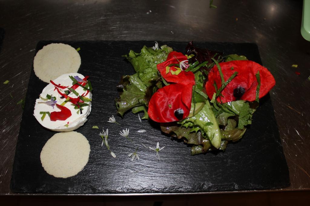 La Bicyclette Fleurie Bed & Breakfast Villemoirieu Dış mekan fotoğraf