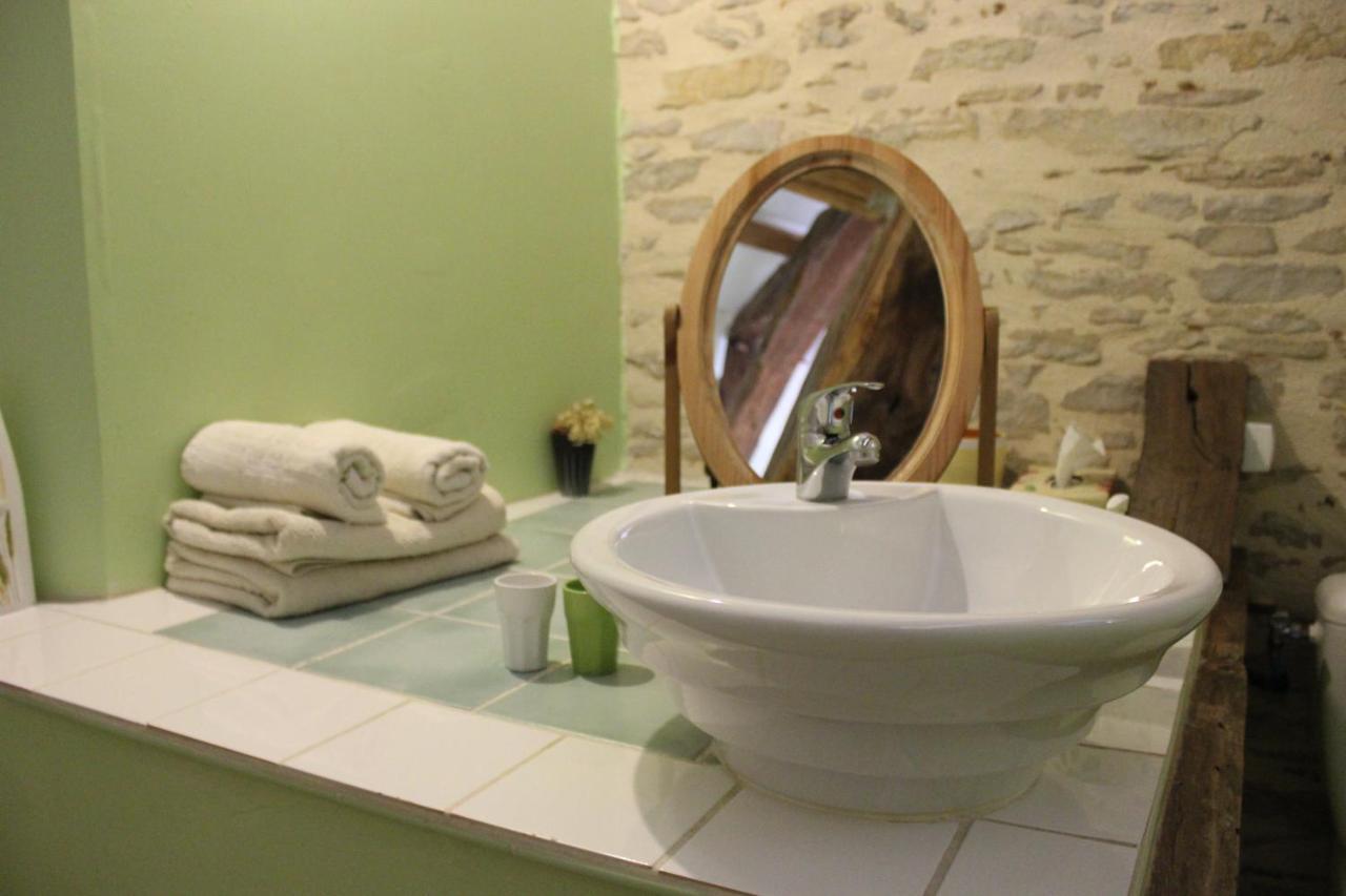 La Bicyclette Fleurie Bed & Breakfast Villemoirieu Dış mekan fotoğraf