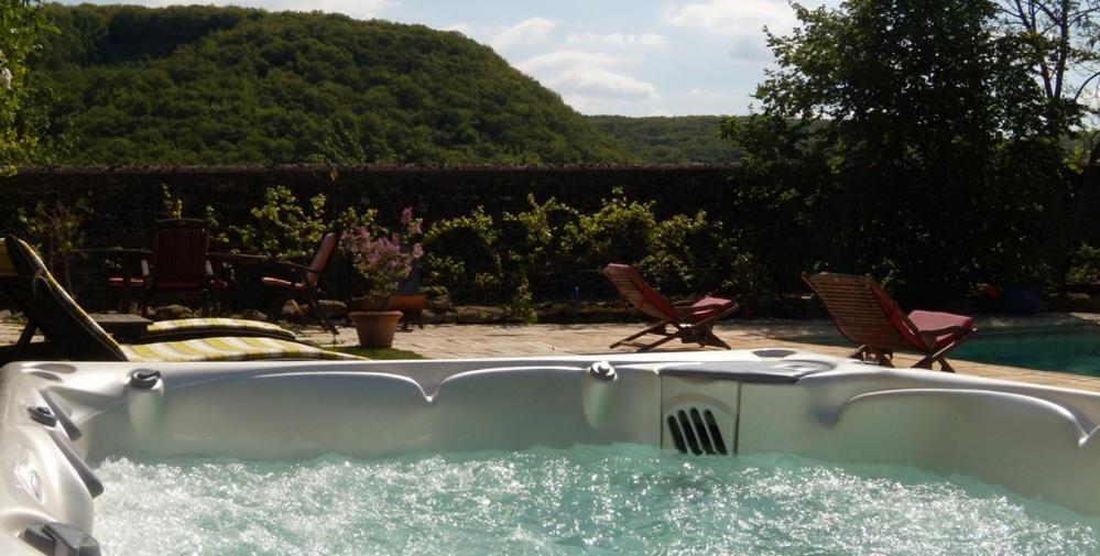 La Bicyclette Fleurie Bed & Breakfast Villemoirieu Dış mekan fotoğraf